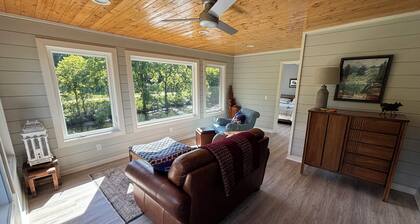 Spacious, Light Filled Apt. - Nestled along the Tuckasegee River, 2 Mi. from WCU