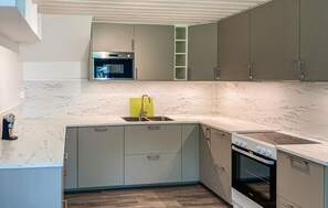 Fridge, stovetop, dishwasher, coffee/tea maker - 3 bedroom lovely home in Virserum (Virserum)