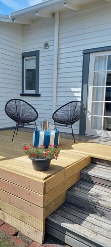 Magpie Cottage. Newly Renovated , 2 Bed, 2 bathroom close to Napier CBD