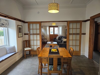Magpie Cottage. Newly Renovated , 2 Bed, 2 bathroom close to Napier CBD