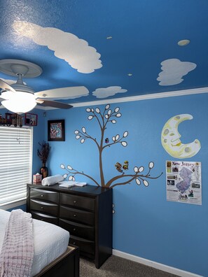 3 bedrooms, iron/ironing board, WiFi, bed sheets