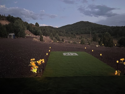 Zion & Bryce Getaway.
View, Grill, Water & P. Potty