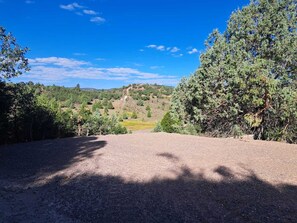 Property grounds - Zion & Bryce Getaway.
View, Grill, Water & P. Potty (Alton)