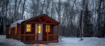 Peaceful Retreat 1-bedroom cabin in Hovland