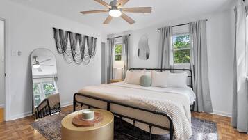 4 bedrooms, desk, iron/ironing board, travel crib