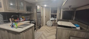 Cozy RV with AC and WiFi in serene Haskell