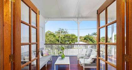 Shoaly House & Shoaly House Cottage-perfect for multiple families or weddings.