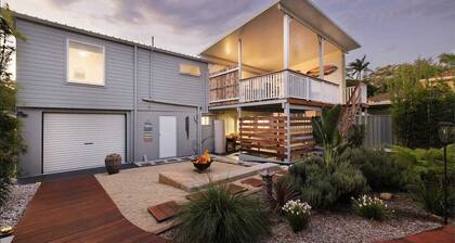 Shoaly House & Shoaly House Cottage-perfect for multiple families or weddings.