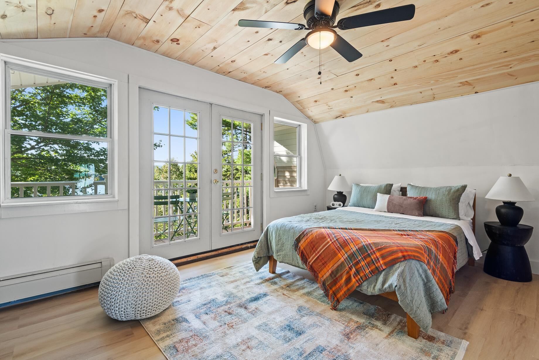 2 عدّة غرف نوم ومكواة/لوح كي وسرير سفر وواي فاي مجانًا