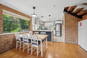 Dining - Just added!!! Escape to a stunning coastal getaway in Sawtell, NSW!  (Sawtell)