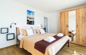 4 bedrooms, in-room safe, iron/ironing board, travel cot