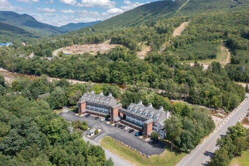 Waterfront Condo @ Base of Loon!