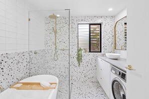 Apartment, 2 Schlafzimmer | Badezimmer