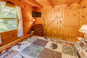 4 chambres, bureau, fer et planche à repasser, lit parapluie