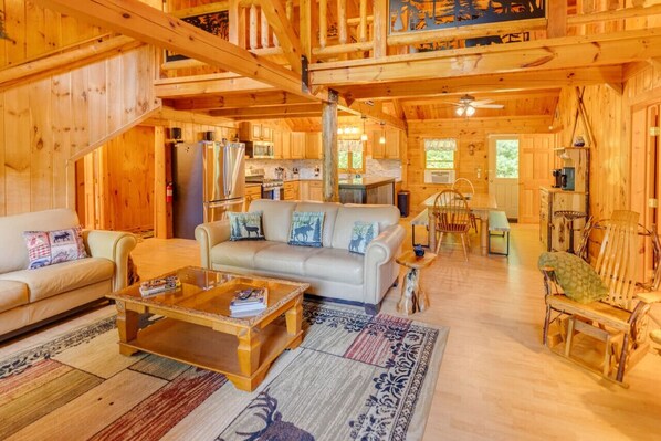 TV connectée, cheminée, médiathèque