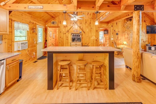 Pool-Hot Tub-Dog Friendly