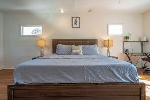 3 habitaciones, escritorio, cuna de viaje y wifi