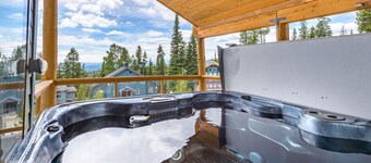 Mountain Magic: Hot Tub, Games & Ski in/ski out