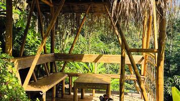 Kamar Double Comfort, pemandangan kebun | Teras/patio