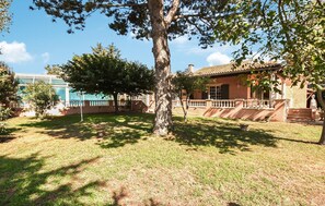 Property grounds - Gorgeous home in Orange (Orange)