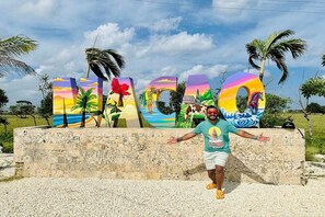 Children’s area - Luxurious Flat Suite w/ King Bed, Rain Shower, & Round Day Bed ALL-INCLUSIVE (Punta Cana)