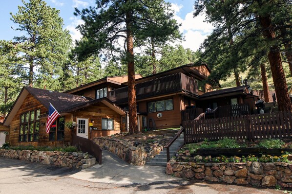 Exterior - Studio with Full Kitchen, Queen bed, Patio with Personal Grill (Estes Park)