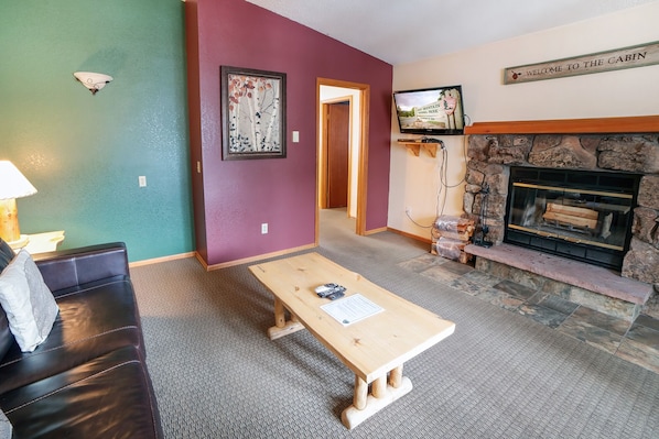 TV, fireplace