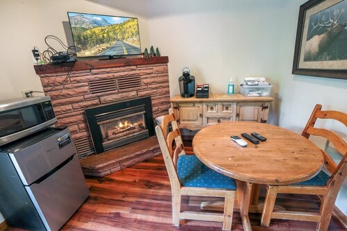 Studio with King Bed, Fireplace, and Deck with BBQ Grill