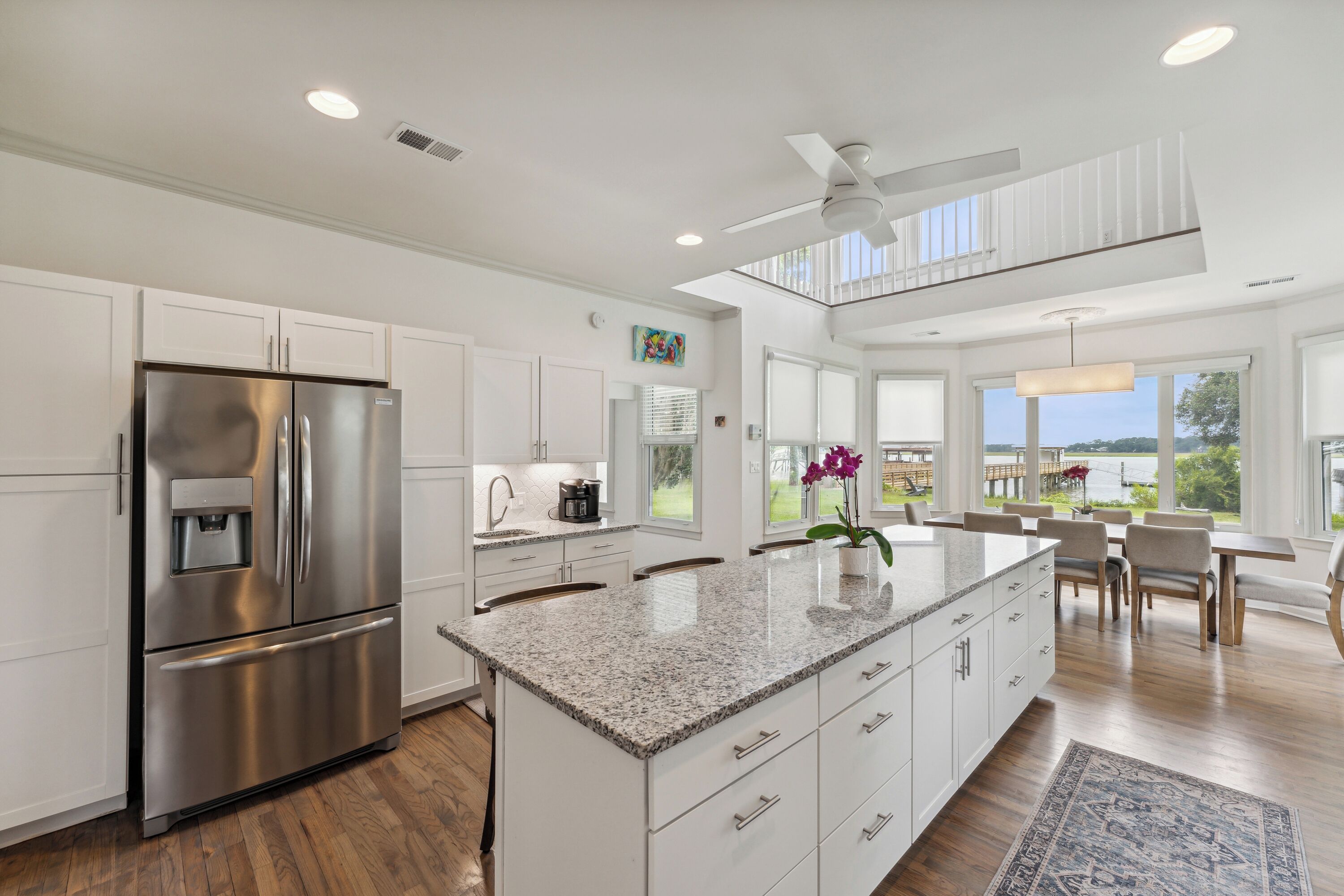 雪櫃、微波爐、焗爐、爐具