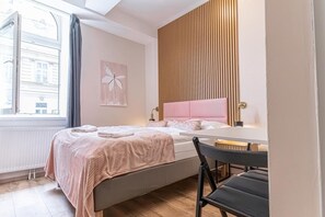 1 室のベッドルーム、WiFi、ベッドシーツ