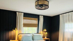 4 室のベッドルーム、アイロン / アイロン台、WiFi (無料)、ベッドシーツ