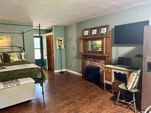 1 habitación, escritorio, tabla de planchar con plancha y wifi gratis 