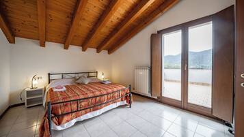 2 Schlafzimmer, Bügeleisen/Bügelbrett, Bettwäsche