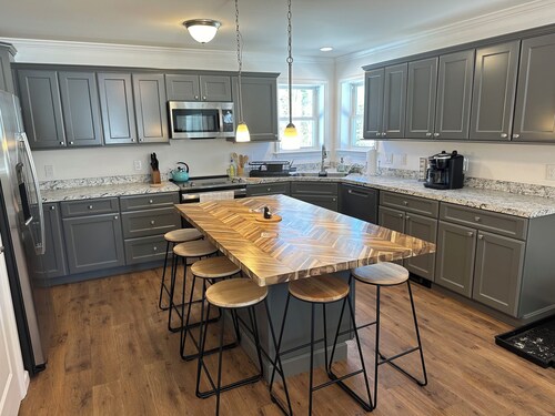 ADK cottage with Mountain Views 