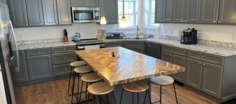 ADK cottage with Mountain Views 