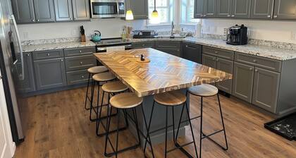 ADK cottage with Mountain Views