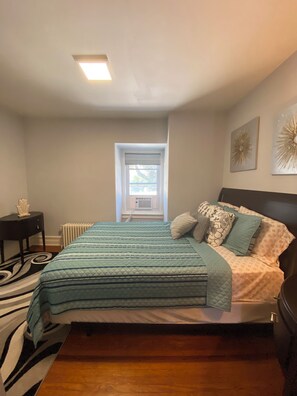 1 bedroom, in-room safe, desk, iron/ironing board