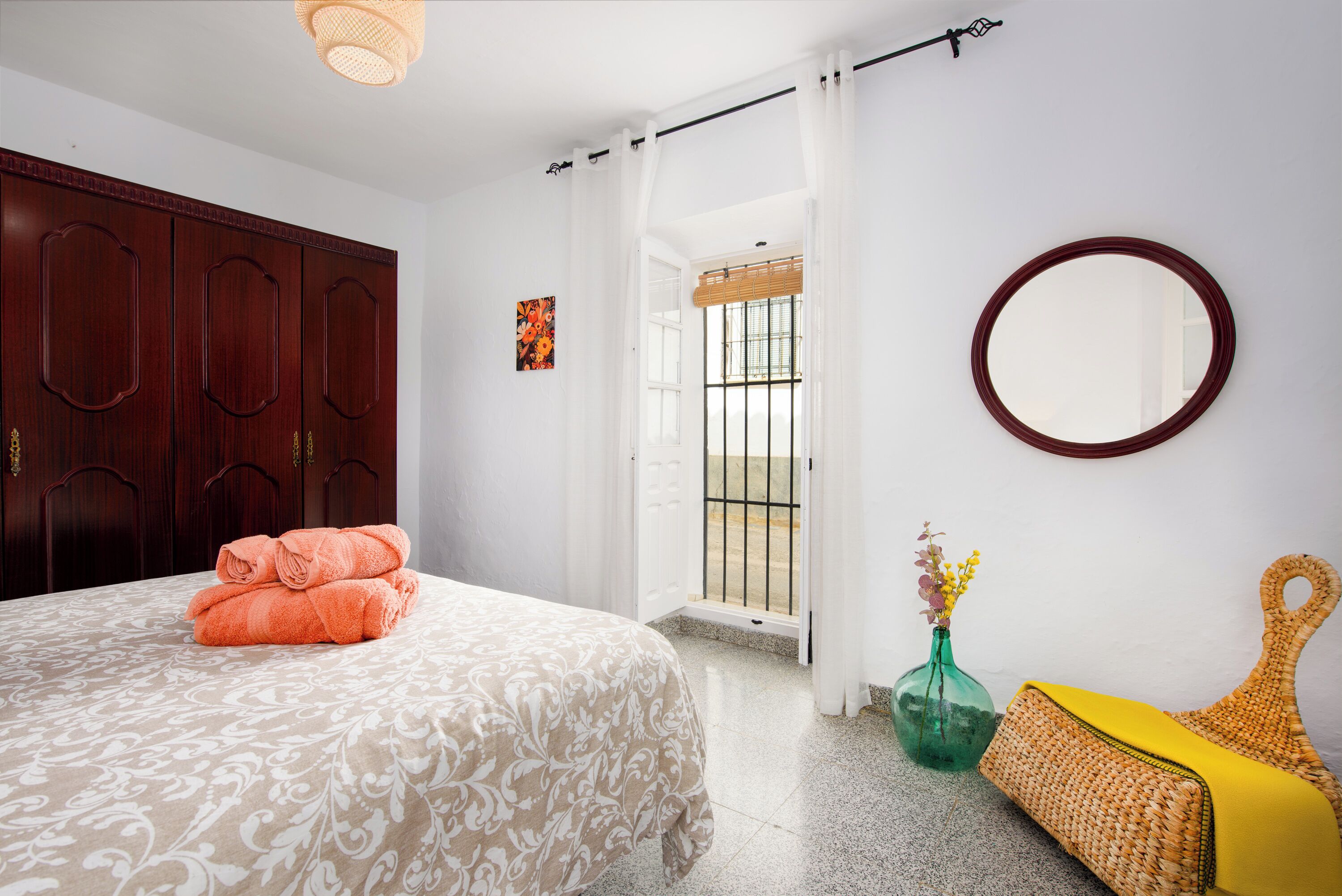 1 slaapkamer, een strijkplank/strijkijzer, gratis wifi, beddengoed