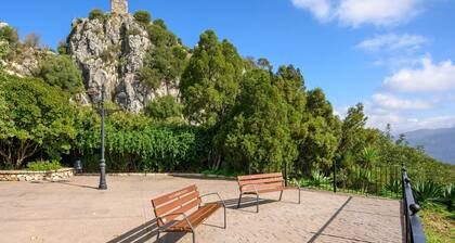 Holiday Home 'La Casa De Eva' with Mountain View, Shared Terrace and Wi-Fi