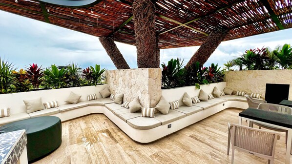 Outdoor dining - Spacious Penthouse With Pool (Tulum)