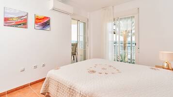 2 bedrooms, iron/ironing board, WiFi (free), bed sheets