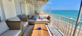 Apartamento 'Flamingo' con vistas al mar, terraza privada y Wi-Fi