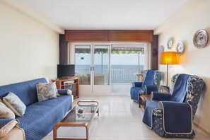 TV, DVD player, aparelho de som