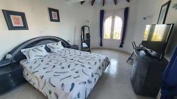 3 bedrooms, free WiFi, bed sheets