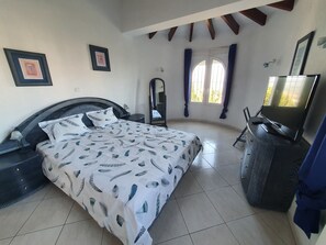 3 bedrooms, free WiFi, bed sheets