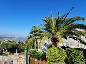 Property grounds - Villa 'Ma-Nita' with Sea View, Wi-Fi and Air Conditioning (Ráfol de Almunia)