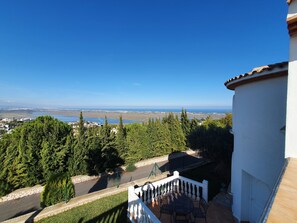 Outdoor dining - Villa 'Ma-Nita' with Sea View, Wi-Fi and Air Conditioning (Ráfol de Almunia)