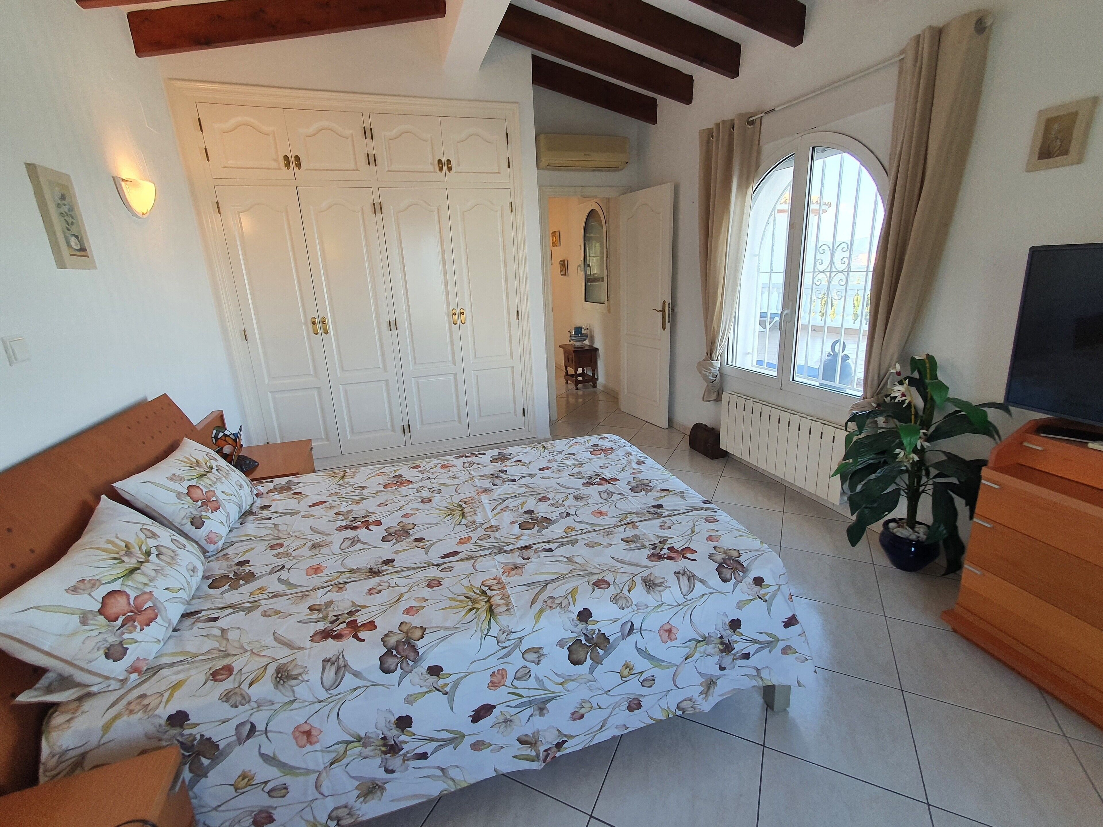 3 bedrooms, free WiFi, bed sheets