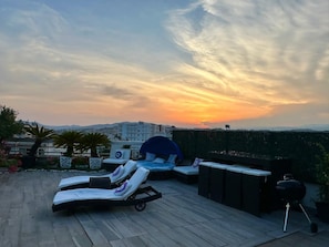 Terrace/patio - Apartment 'Sea and Sky 8 Personnes' with Sea View, Private Terrace and Air Conditioning (Cannes)