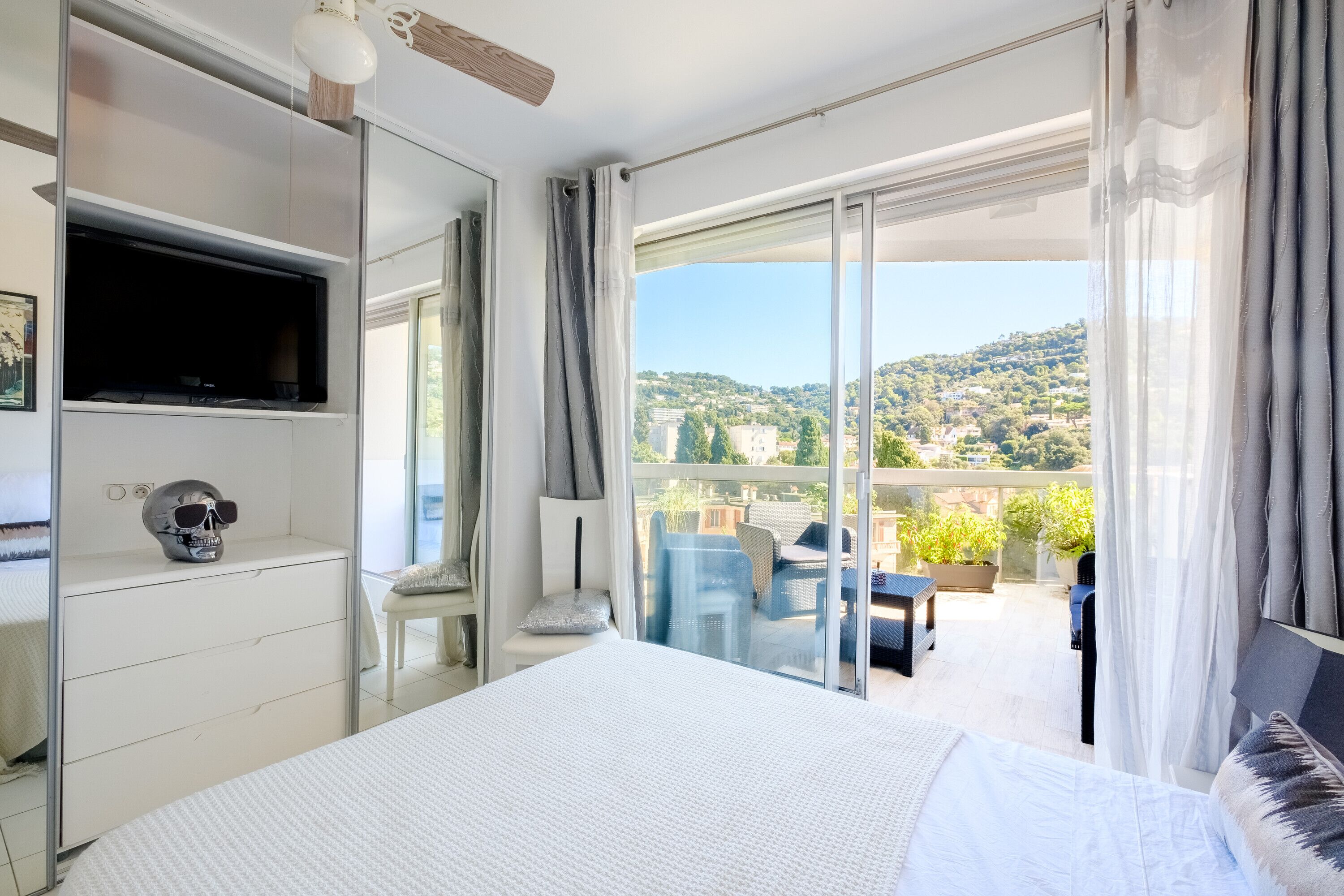 3 bedrooms, iron/ironing board, free WiFi, bed sheets